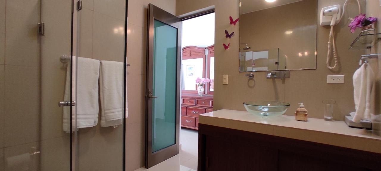 Casa Abril Cozzy Suites แคนคูน ภายนอก รูปภาพ