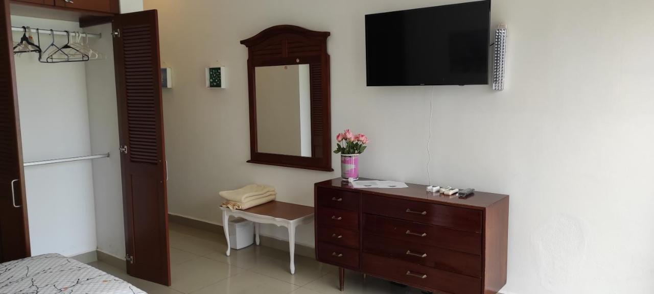 Casa Abril Cozzy Suites แคนคูน ภายนอก รูปภาพ